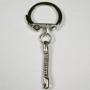 Afgeplatte sleutelring met klem sluiting 23 mm met korte snake ketting